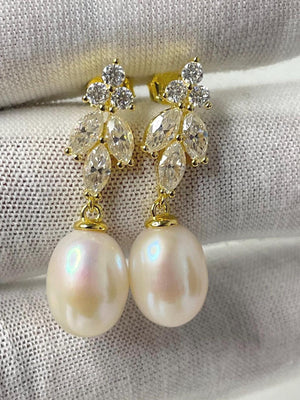 18k Solid Gold Natural Freshwater Pearl Marquise Drop Earrings with Moissanite Stones 18k Solid Gold Natural Freshwater Pearl Marquise Drop Earrings with Moissanite Stones
